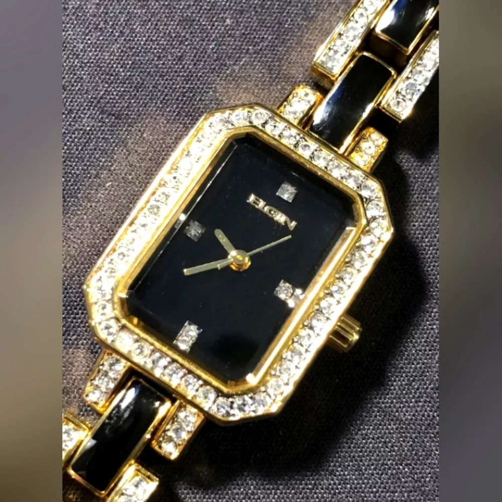 Women’s Elgin Watch Gemmed Bezel Octagon Gold Toned Wristwatch 143 crystals